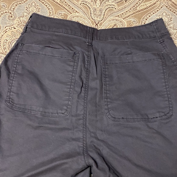 Old navy high waisted cotton pants. 8 Tall - Picture 3 of 4